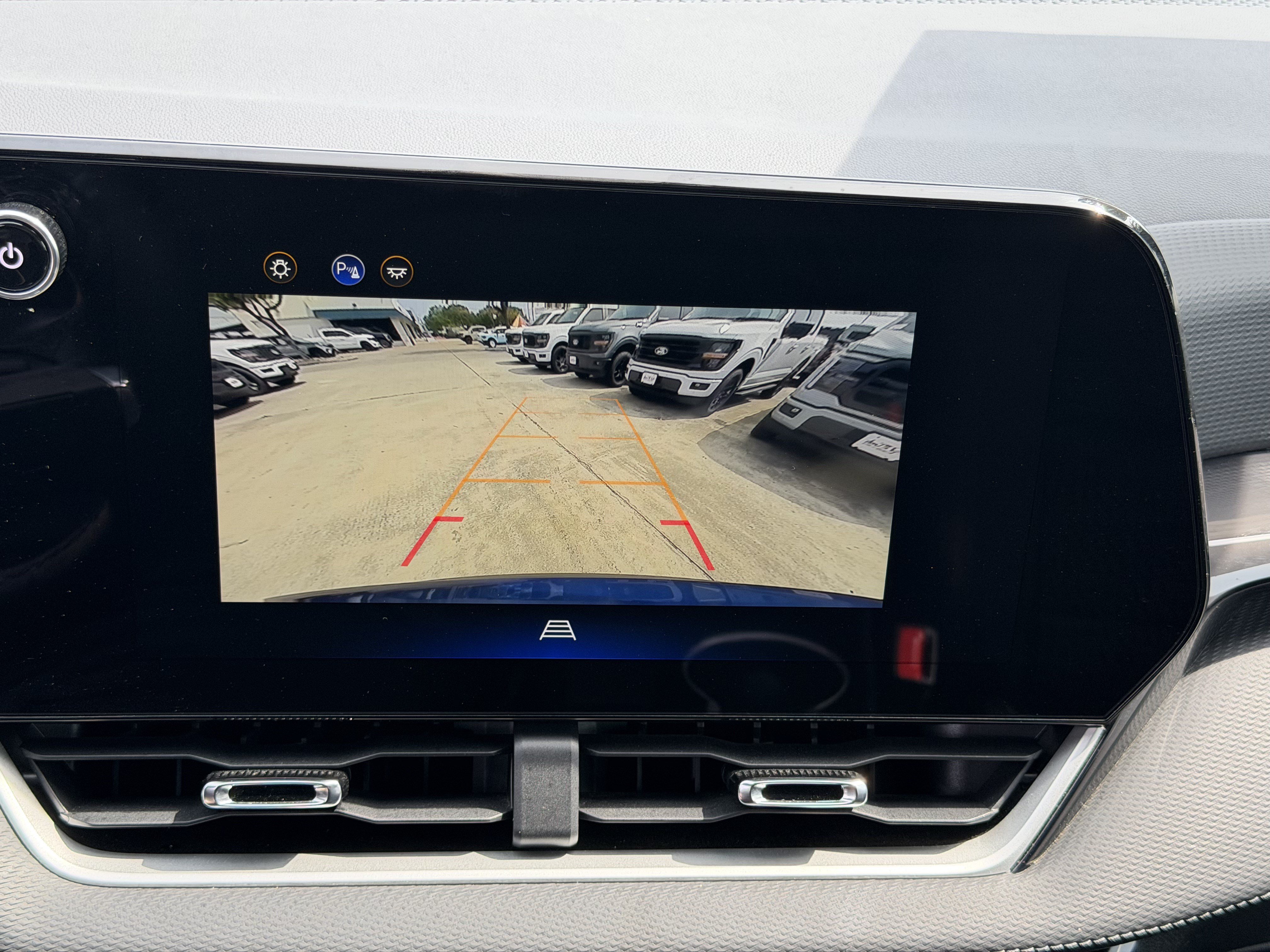 Used 2025 Chevrolet Equinox LT FWD image 22