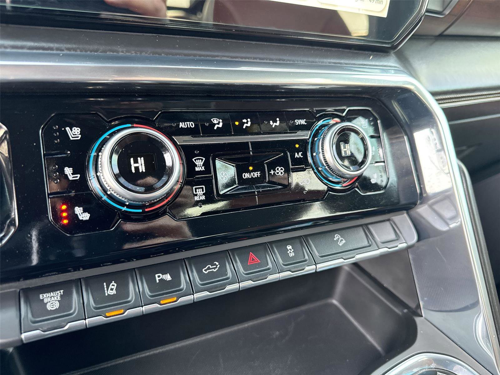 Used 2024 GMC Sierra 2500 Denali Ultimate image 17