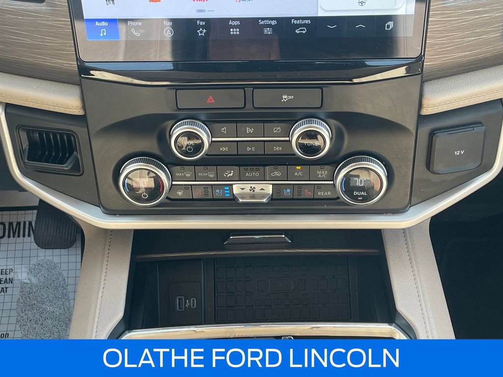 Certified 2022 Ford Expedition Limited image 27