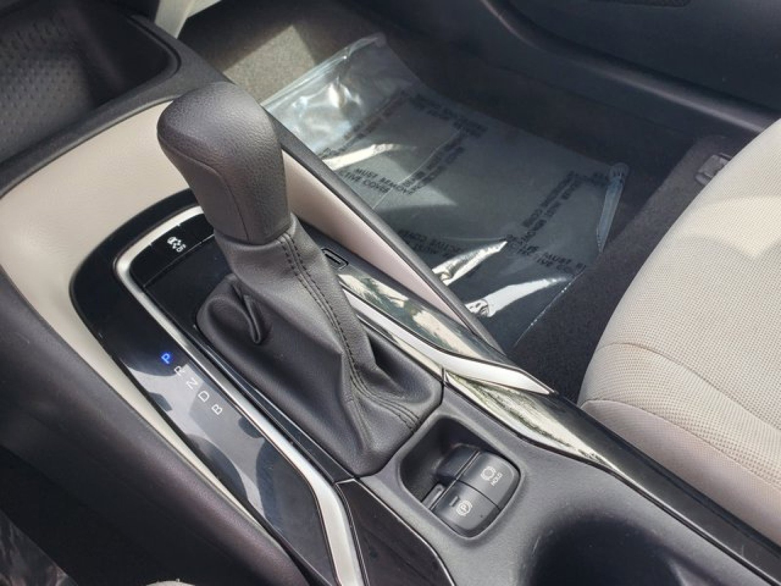 Used 2021 Toyota Corolla LE image 22