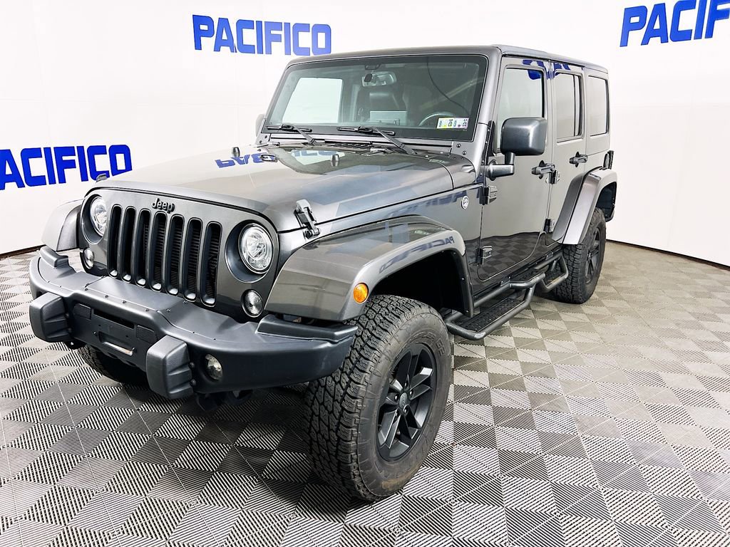 Used 2017 Jeep Wrangler Unlimited Sahara AWD/4WD image 4