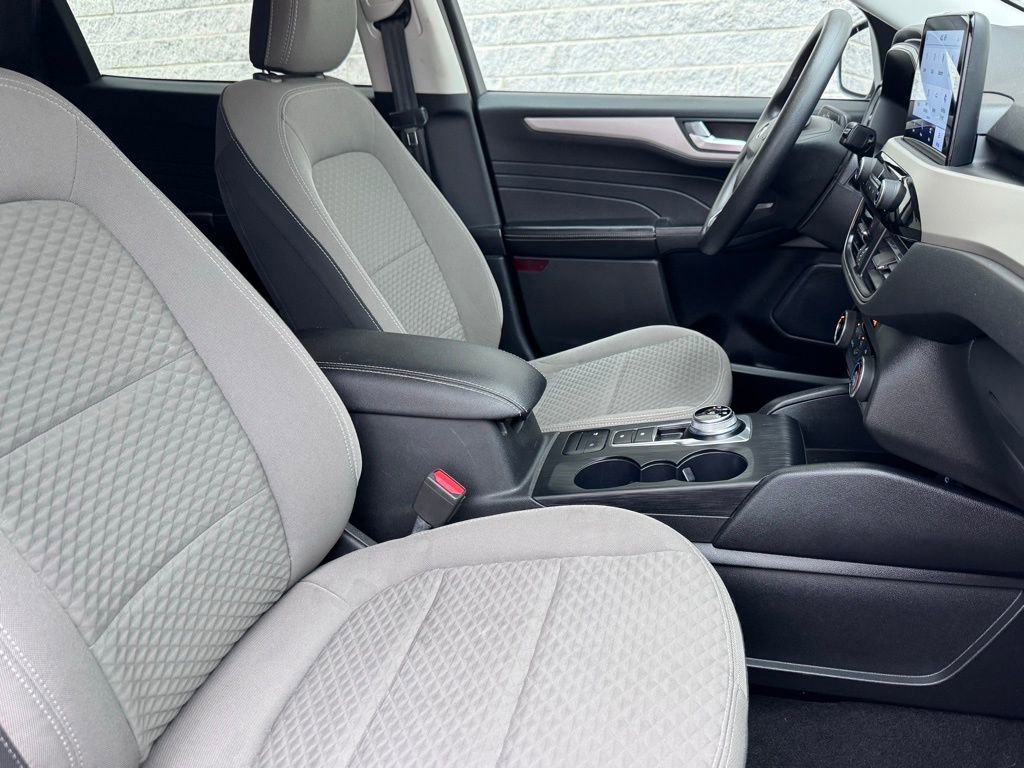 Certified 2021 Ford Escape SE image 17