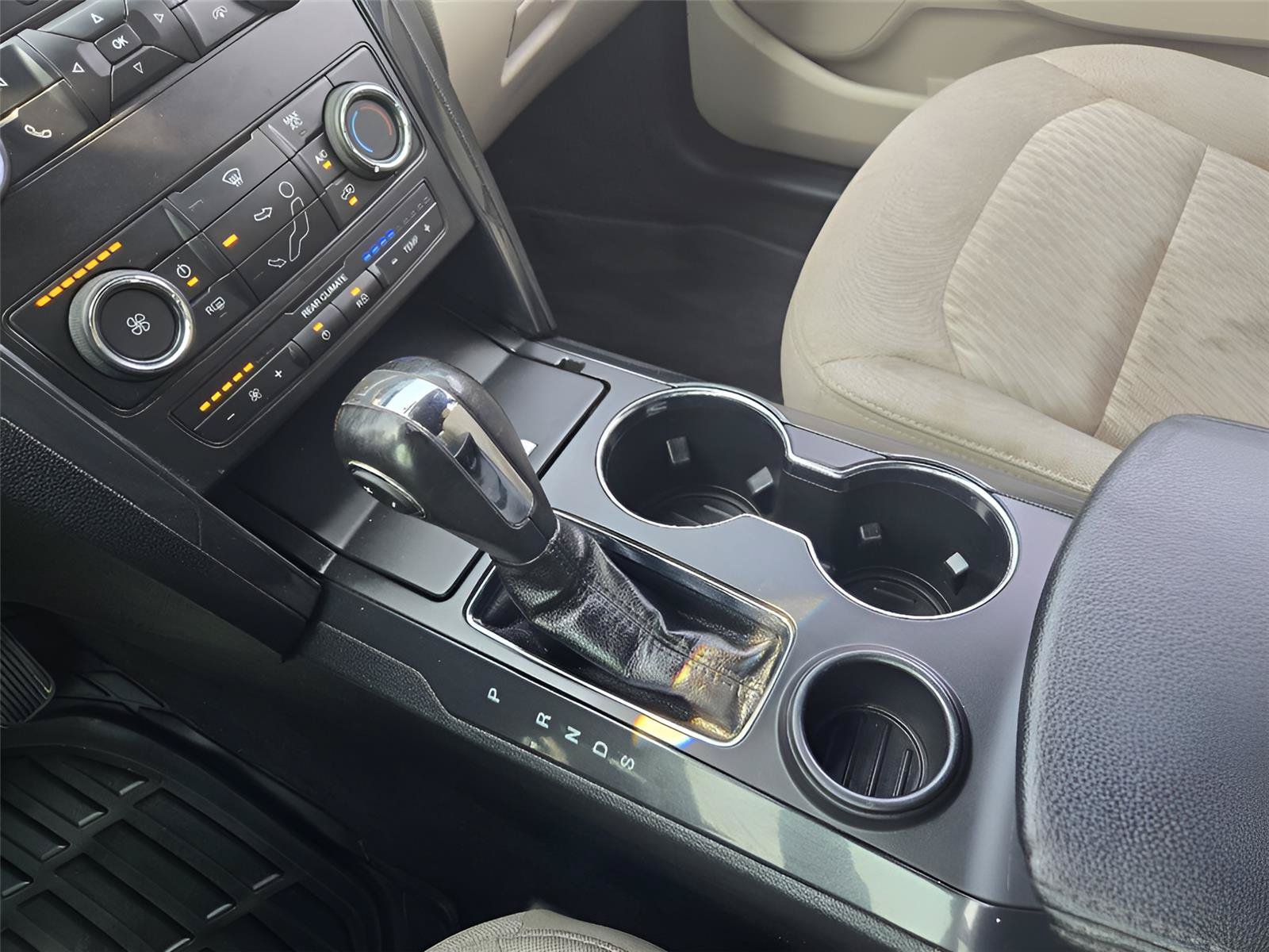 Certified 2019 Ford Explorer FWD image 18