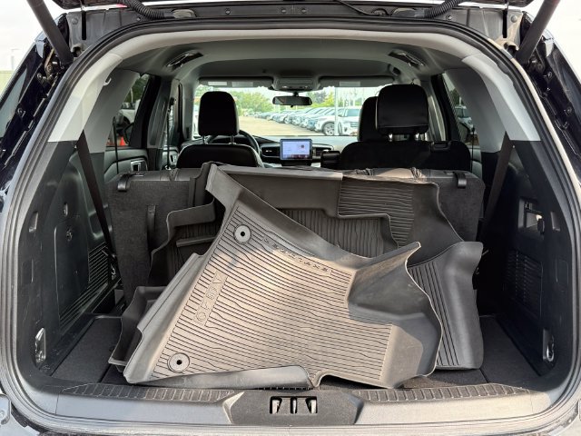 Certified 2024 Ford Explorer XLT w/ Equipment Group 202A AWD/4WD image 27