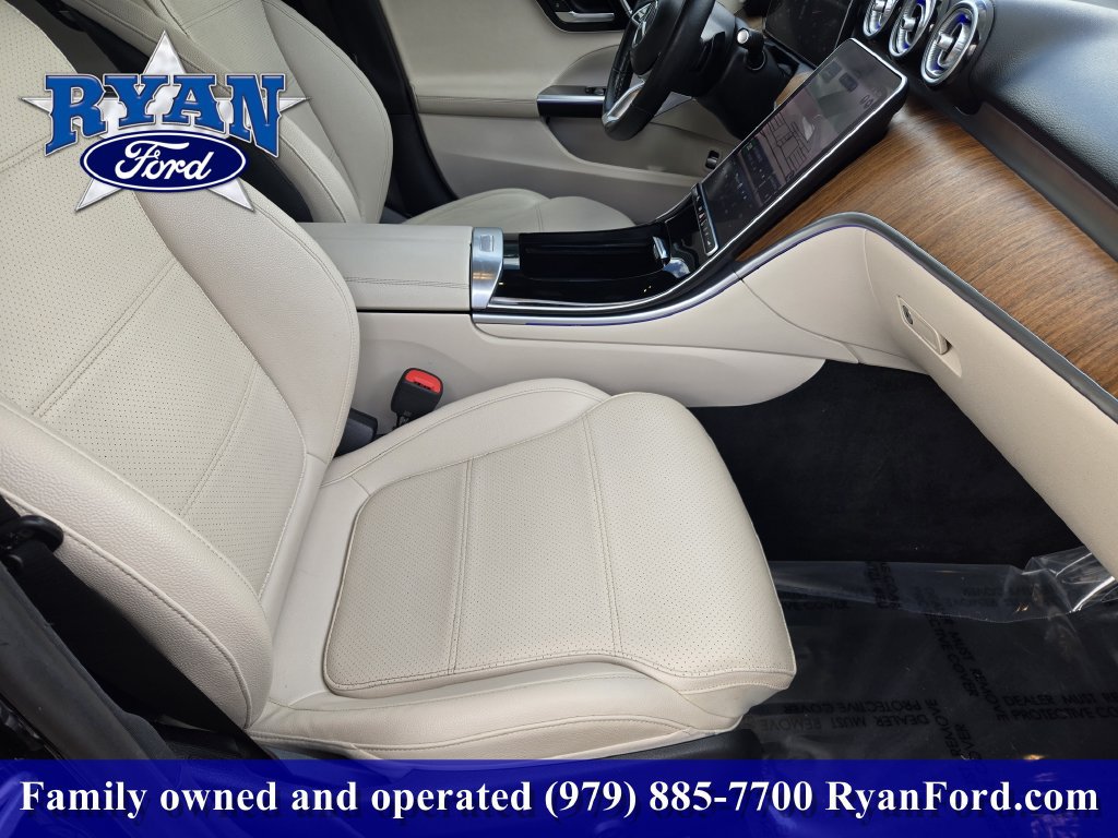 Used 2023 Mercedes-Benz C 300 Sedan w/ Exclusive Trim Package image 10