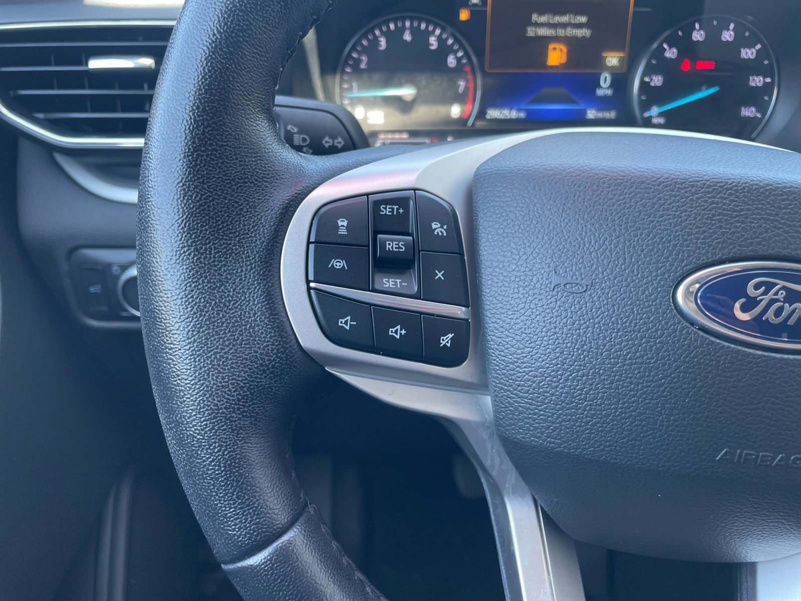 Certified 2022 Ford Explorer XLT w/ Equipment Group 202A image 20