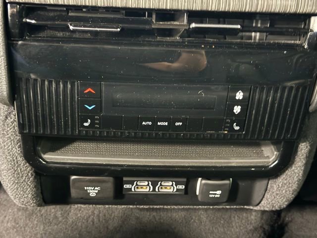 Used 2024 Jeep Wagoneer L Series II w/ Flexible Seating Group AWD/4WD image 36