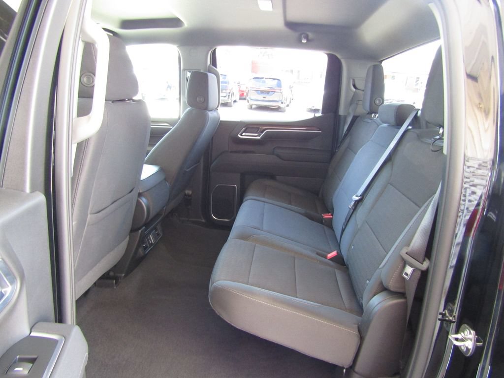 Used 2026 Chevrolet Silverado 1500 LT AWD/4WD image 31