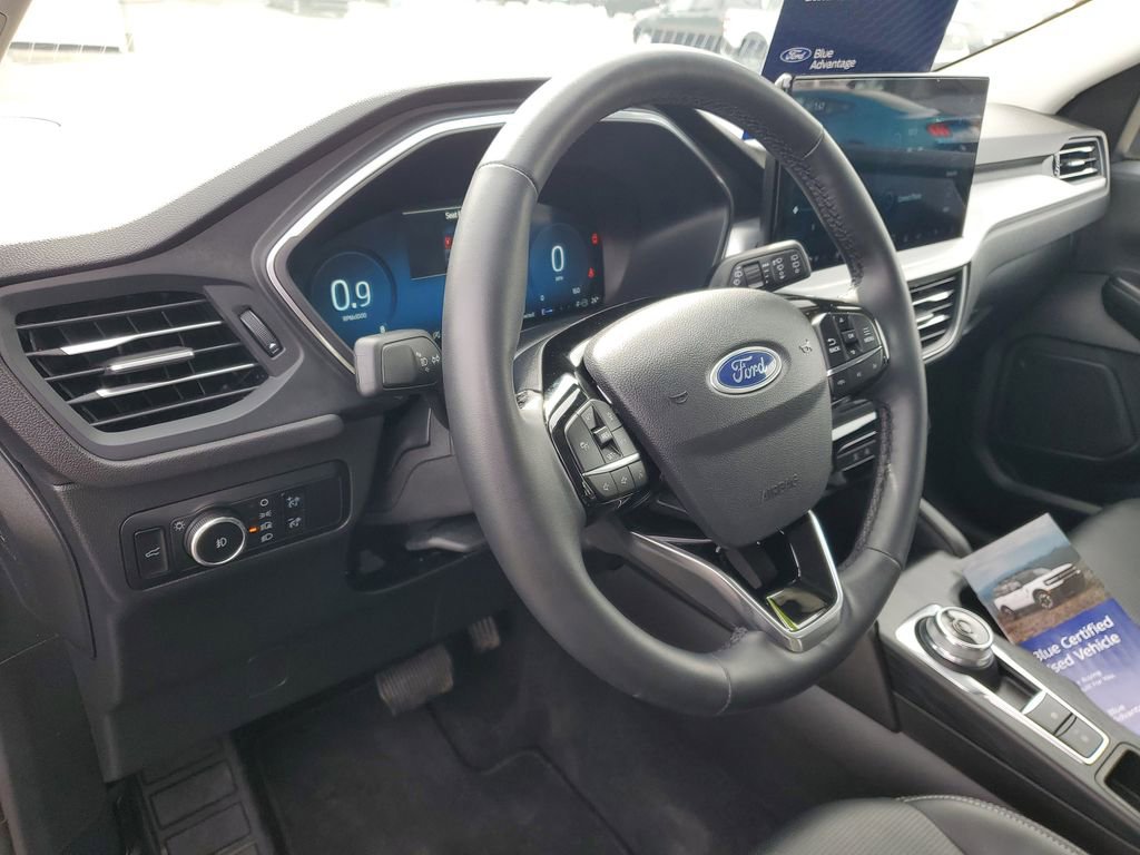Certified 2025 Ford Escape Platinum AWD/4WD image 11