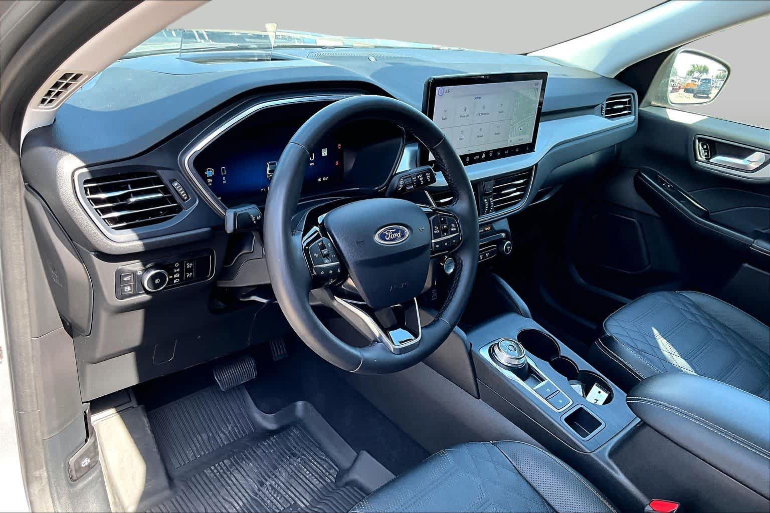 Certified 2023 Ford Escape SE w/ PHEV Premium Package FWD image 18