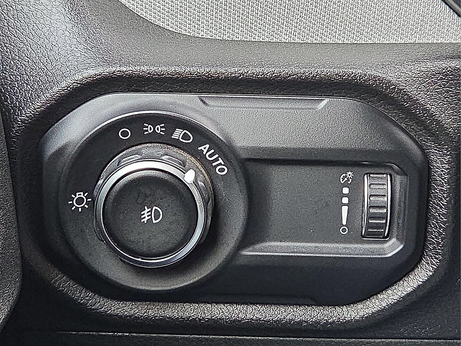 Used 2024 Jeep Wrangler Sport S image 21