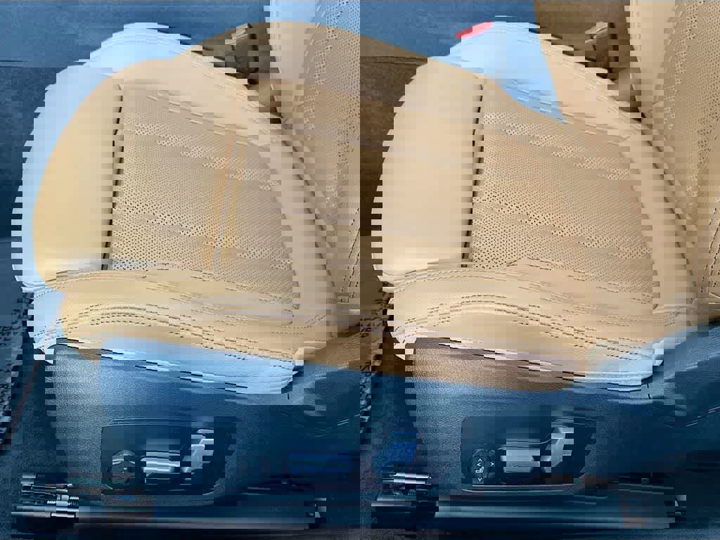 Used 2023 BMW 430i Convertible image 31