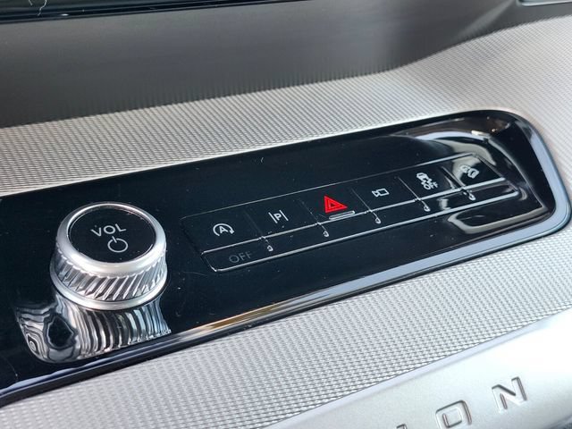Certified 2025 Ford Expedition Active AWD/4WD image 29
