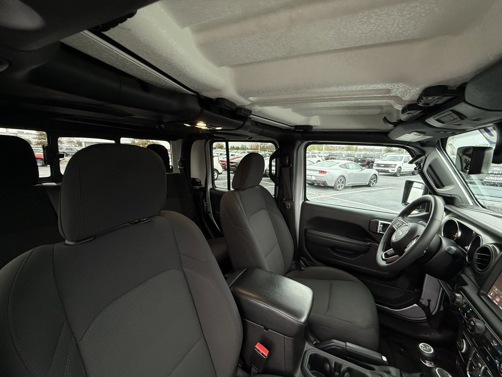 Used 2023 Jeep Gladiator Willys image 31