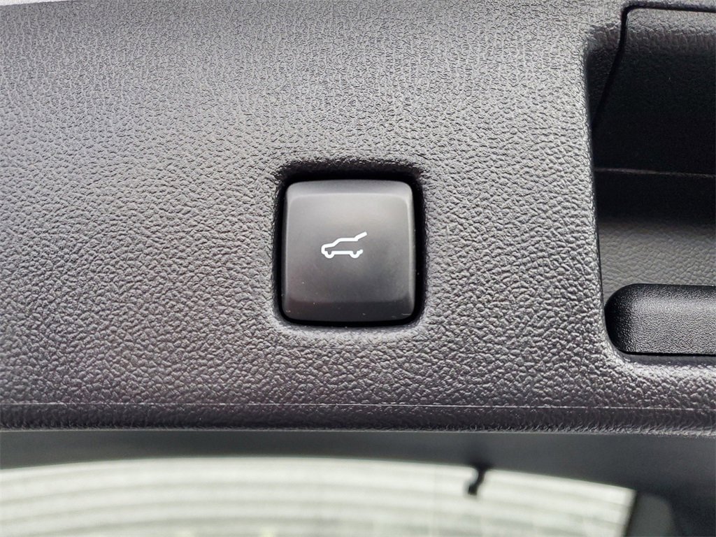 Certified 2022 Ford Escape SEL image 33
