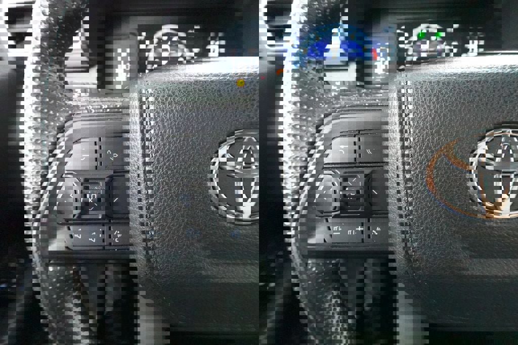 Used 2024 Toyota Tacoma SR5 AWD/4WD image 11