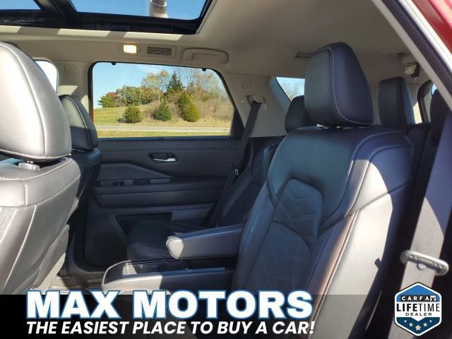 Used 2023 Nissan Pathfinder Platinum w/ Lighting Package (N93) image 17