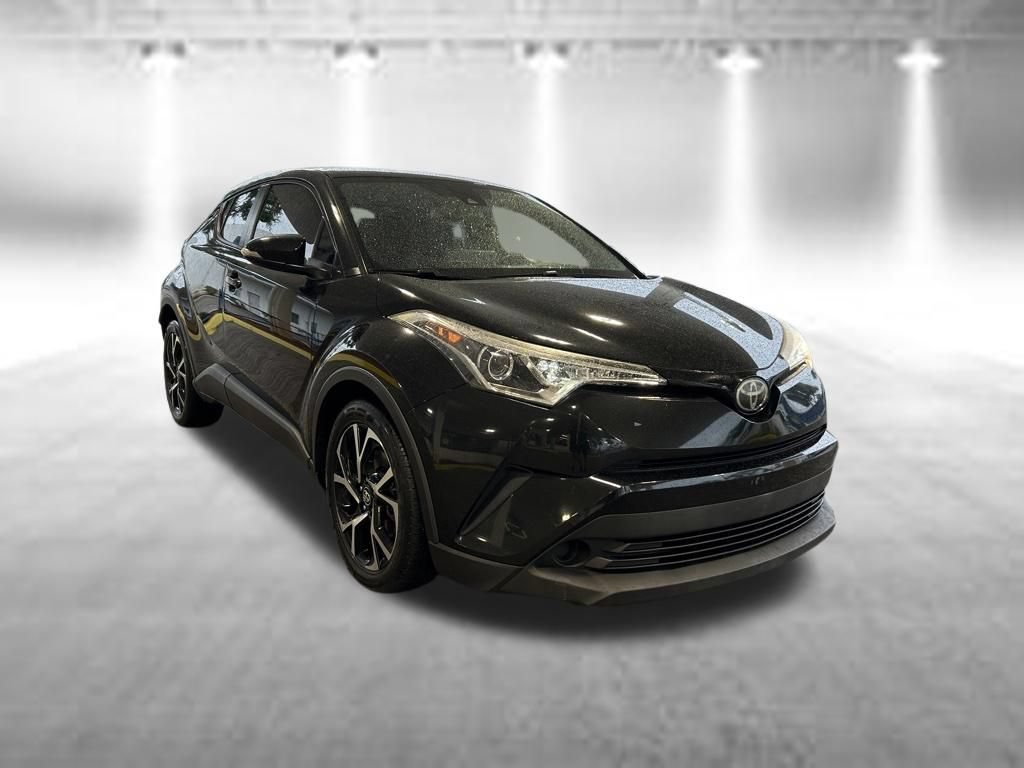 Used 2019 Toyota C-HR XLE FWD video 2