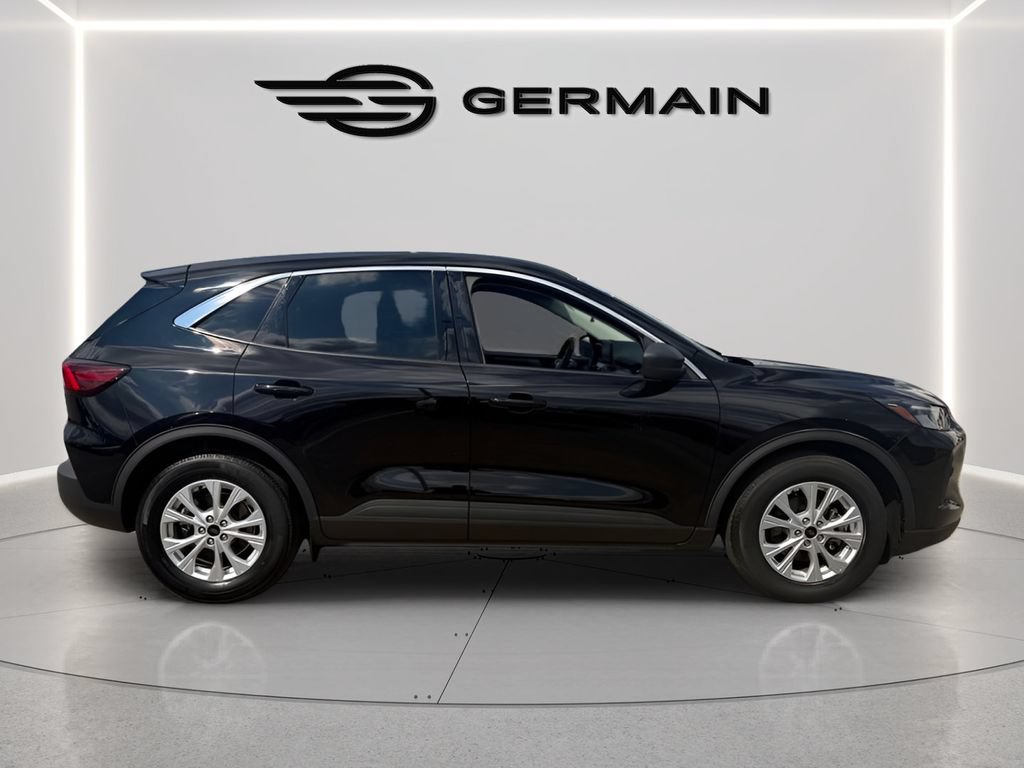 Certified 2024 Ford Escape Active w/ Cold Weather Package FWD image 9