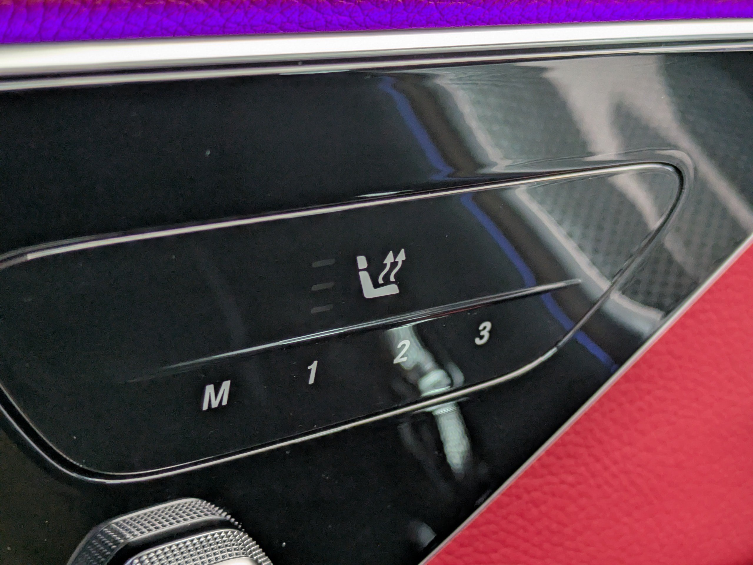 Used 2025 Mercedes-Benz GLC 300 4MATIC image 26