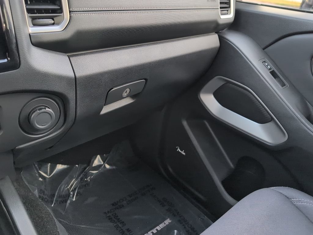 Used 2023 Nissan Frontier SV w/ SV Convenience Package image 21