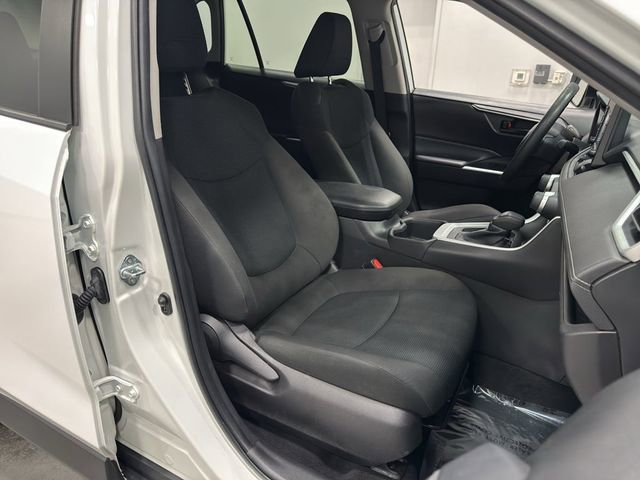 Used 2022 Toyota RAV4 LE FWD image 33