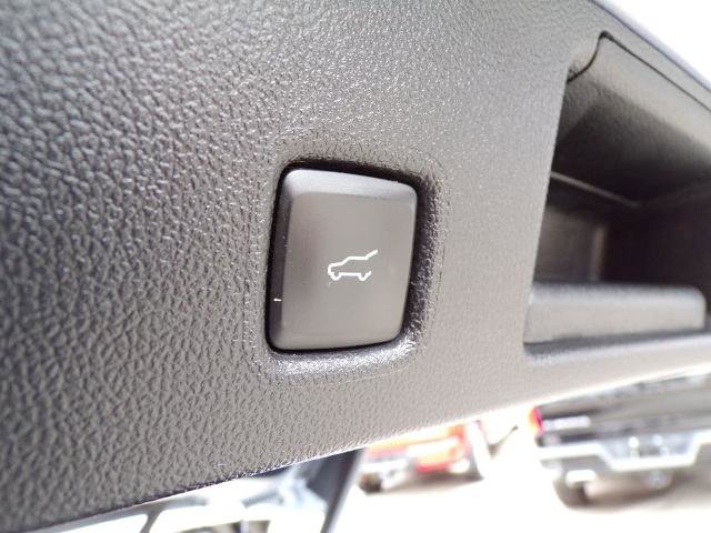 Certified 2022 Ford Escape SEL AWD/4WD image 12
