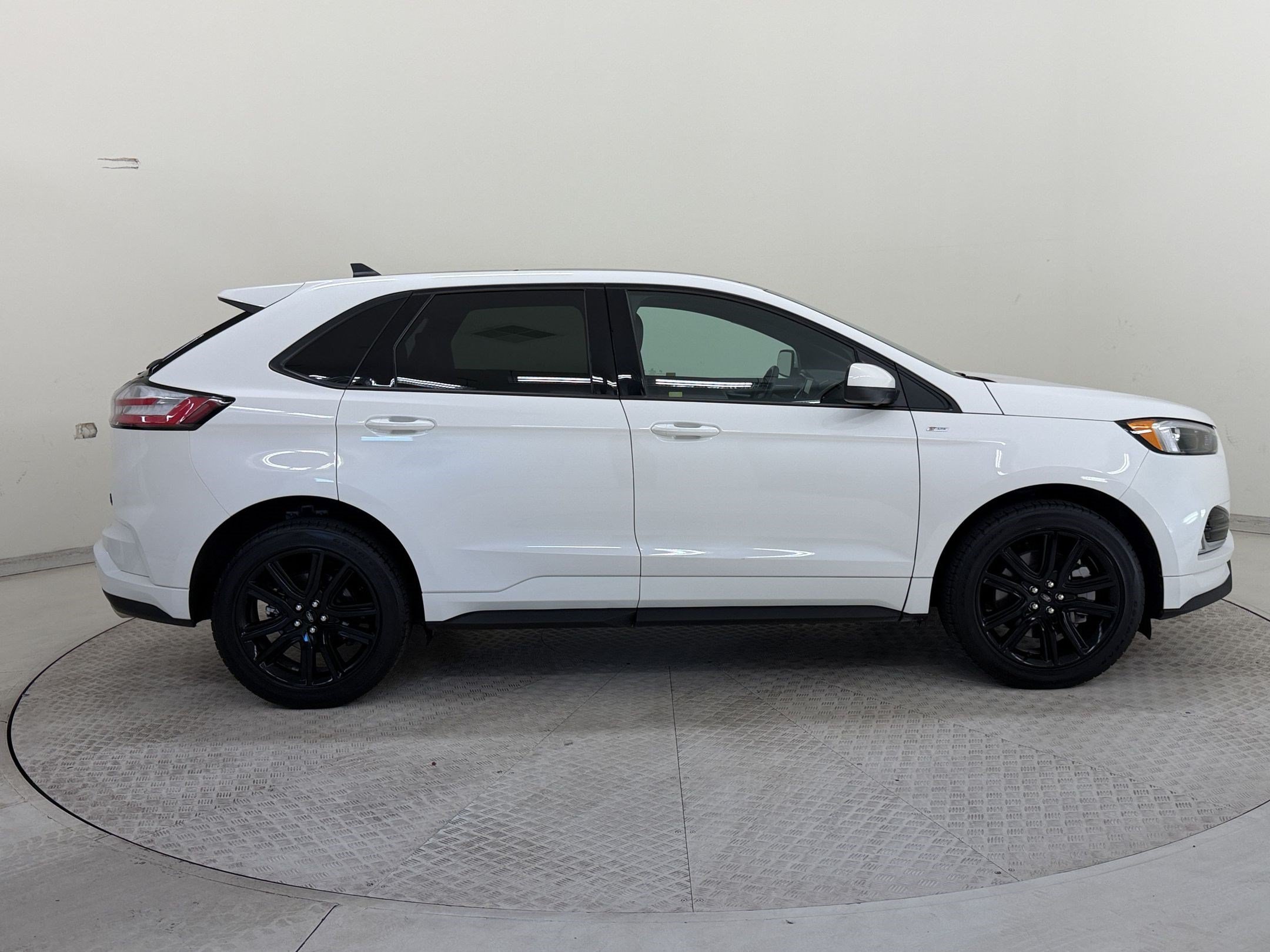 Certified 2021 Ford Edge ST-Line FWD image 8
