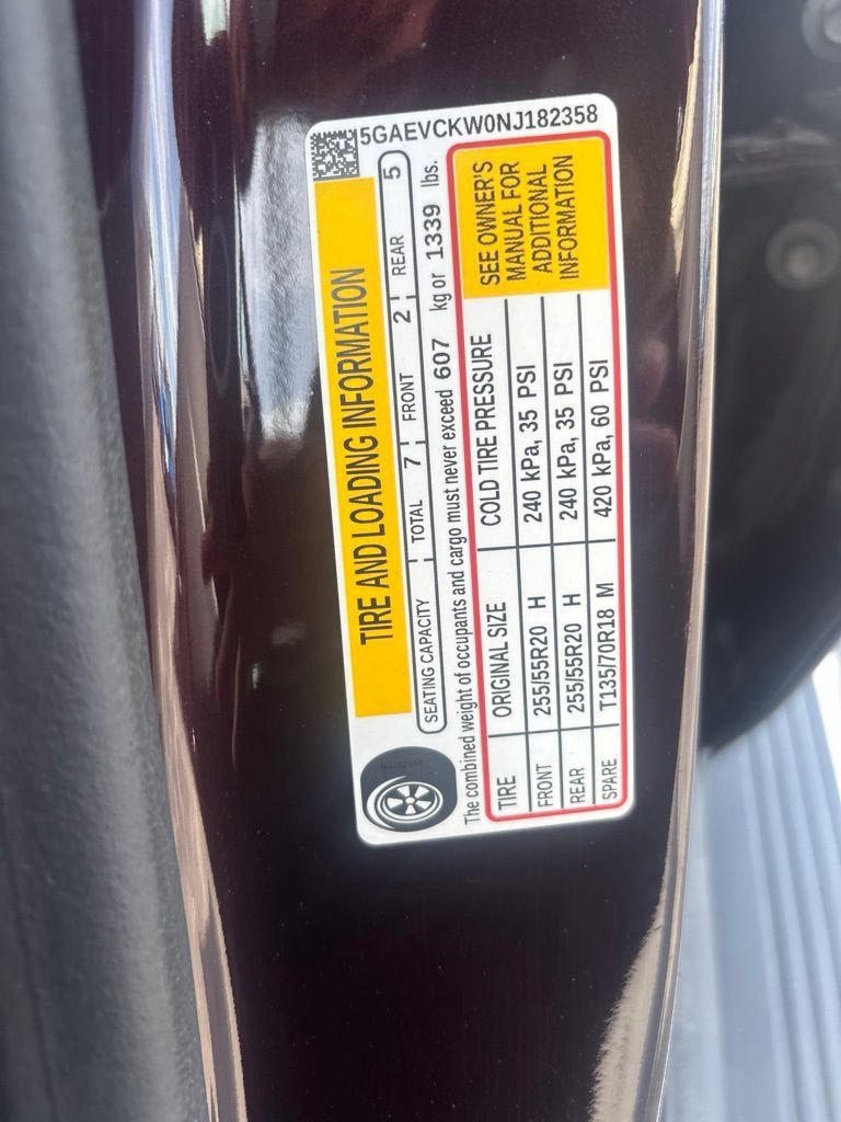 Used 2022 Buick Enclave Avenir w/ Avenir Technology Package AWD/4WD image 22