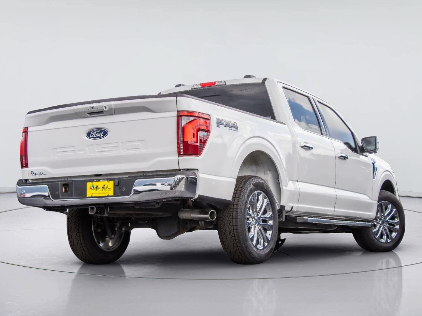 Certified 2025 Ford F150 Lariat w/ Equipment Group 501A Mid AWD/4WD image 4