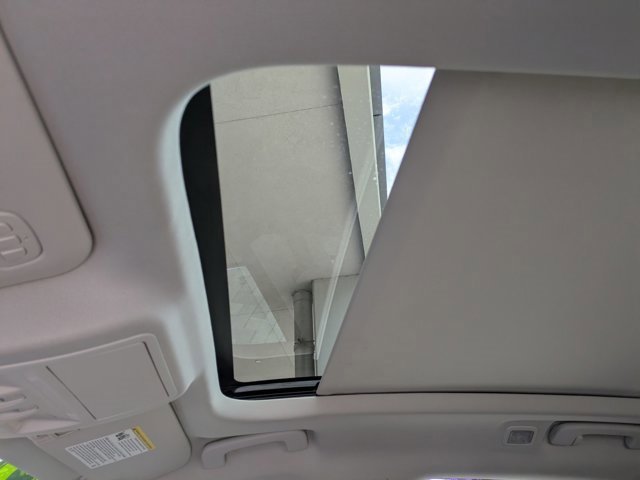 Certified 2022 Ford Escape Titanium w/ Class II Trailer Tow Package image 21