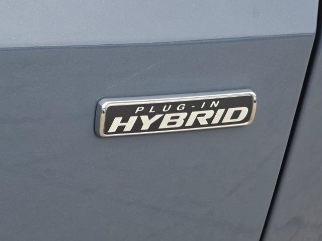 Certified 2025 Ford Escape SE w/ PHEV Premium Package FWD image 7