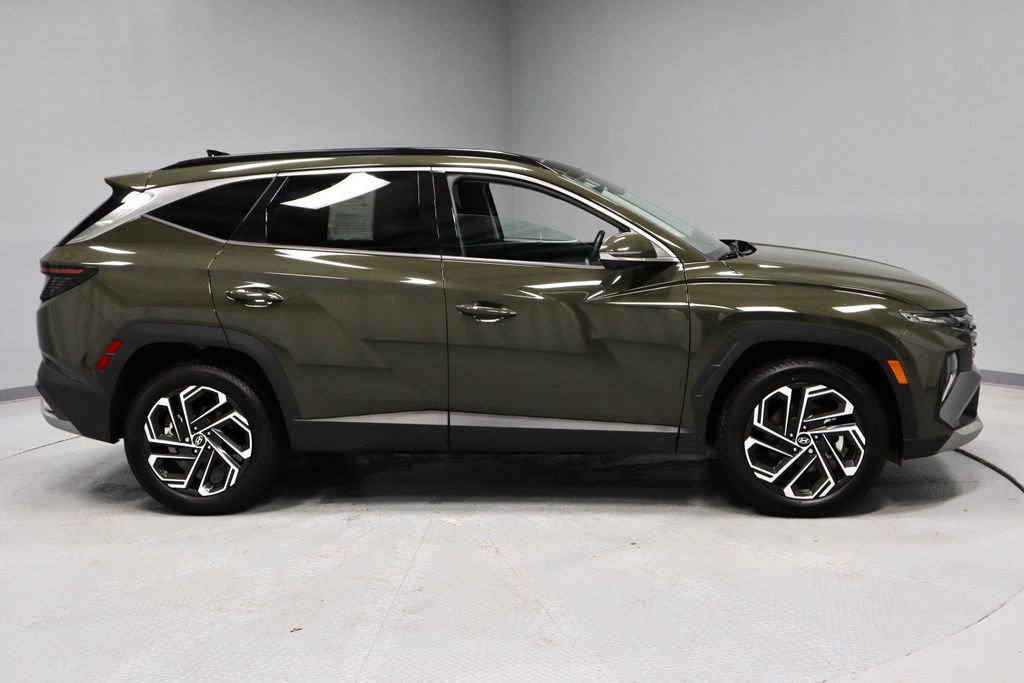 Used 2025 Hyundai Tucson Limited AWD/4WD image 13