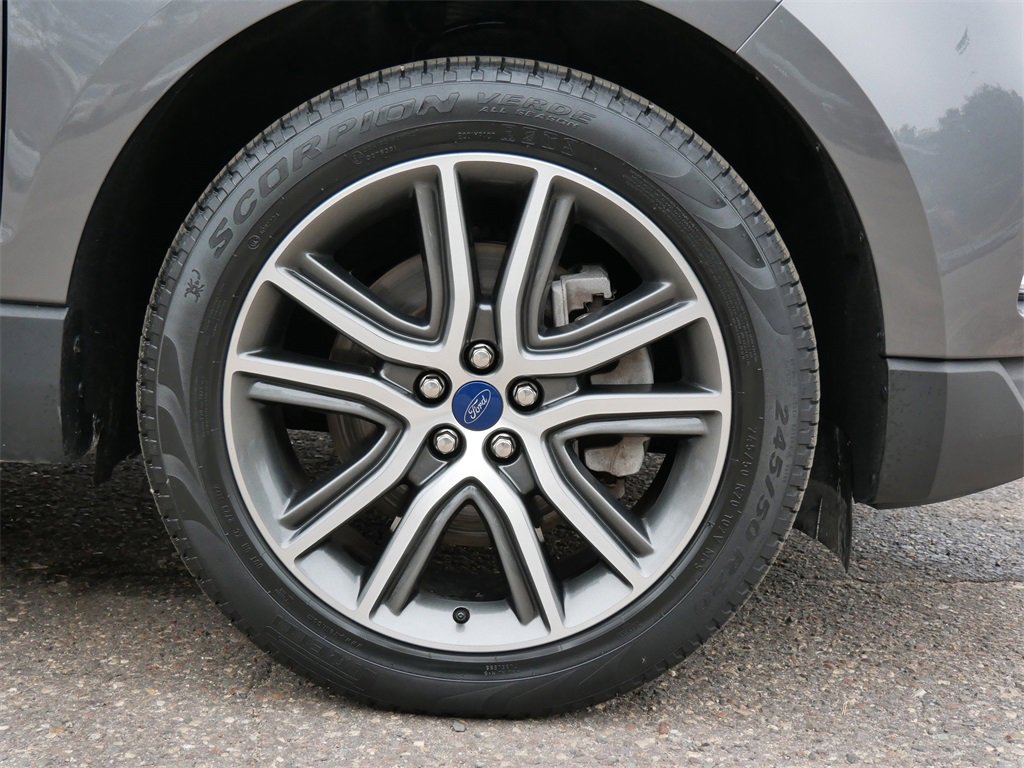 Certified 2022 Ford Edge Titanium w/ Class II Trailer Tow Package image 7