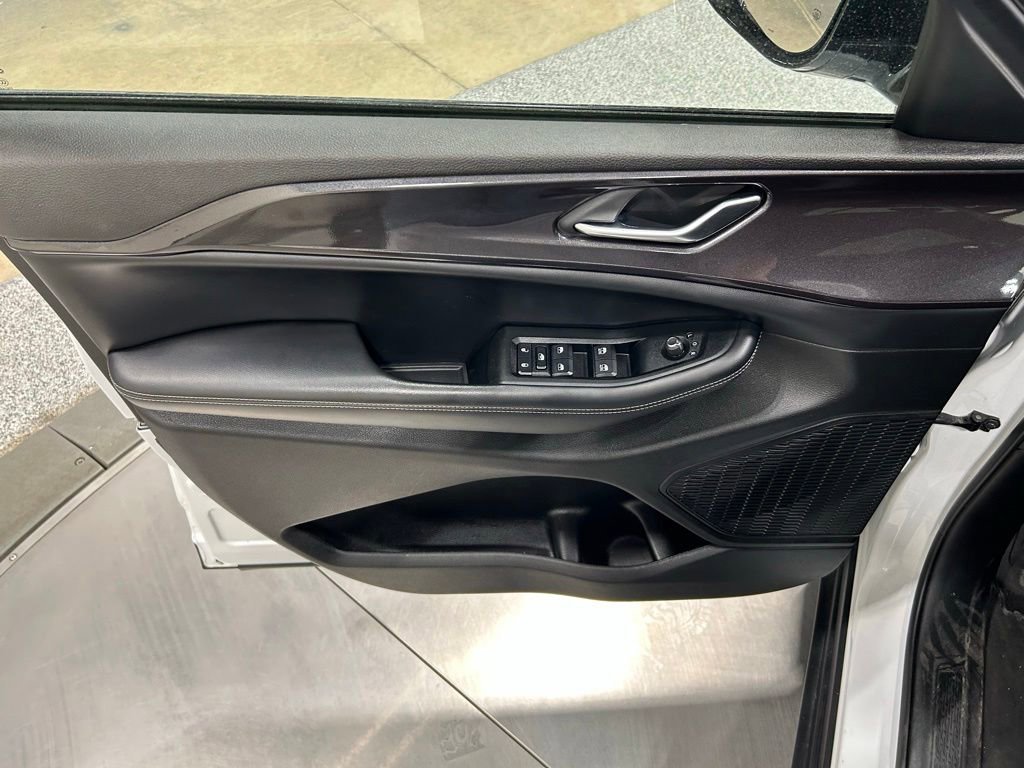 Used 2023 Jeep Grand Cherokee L Laredo AWD/4WD image 15