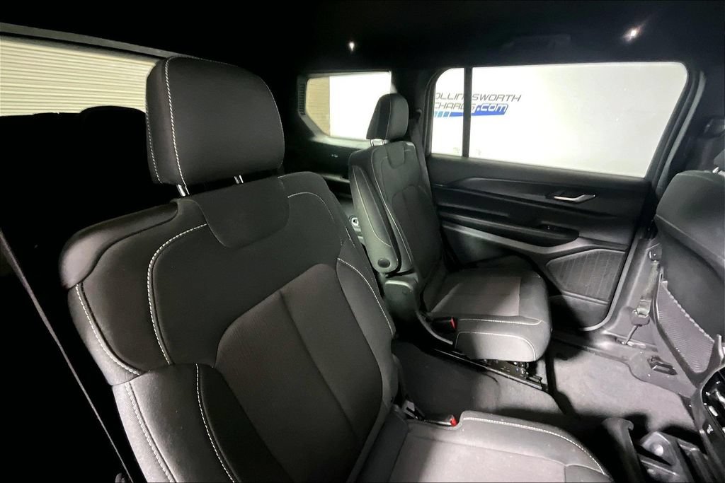 Used 2024 Jeep Grand Cherokee L Laredo w/ Luxury Tech Group I AWD/4WD image 22