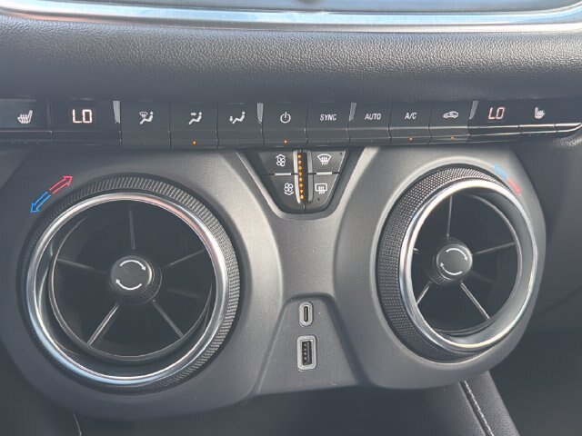Used 2025 Chevrolet Blazer LT FWD image 17