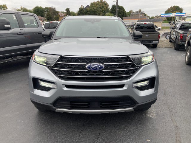 Certified 2022 Ford Explorer XLT w/ Equipment Group 202A image 4