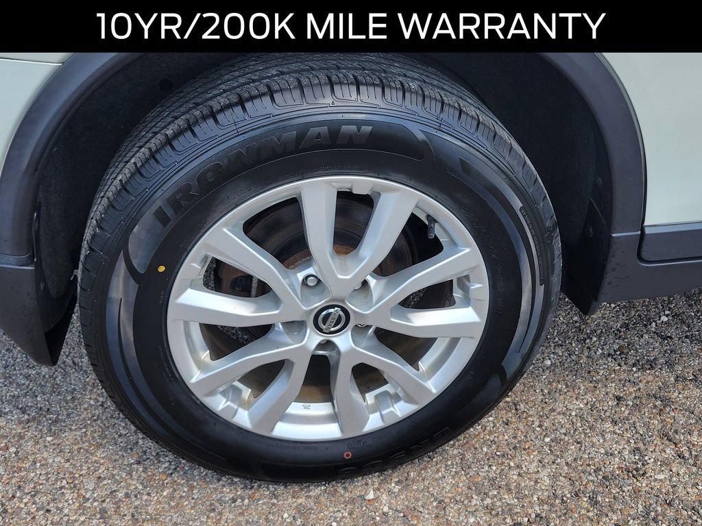 Used 2018 Nissan Rogue SV w/ Premium Package AWD/4WD image 5
