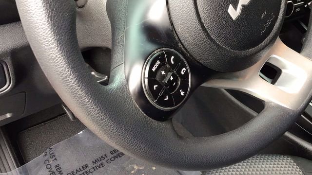 Used 2022 Kia Soul LX image 17