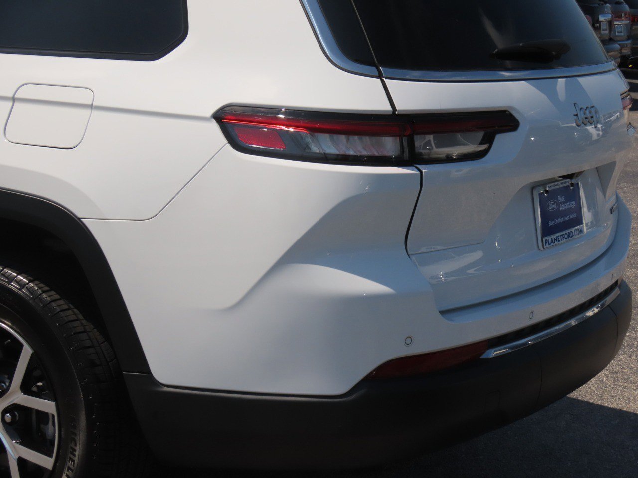 Used 2024 Jeep Grand Cherokee L Limited RWD image 14