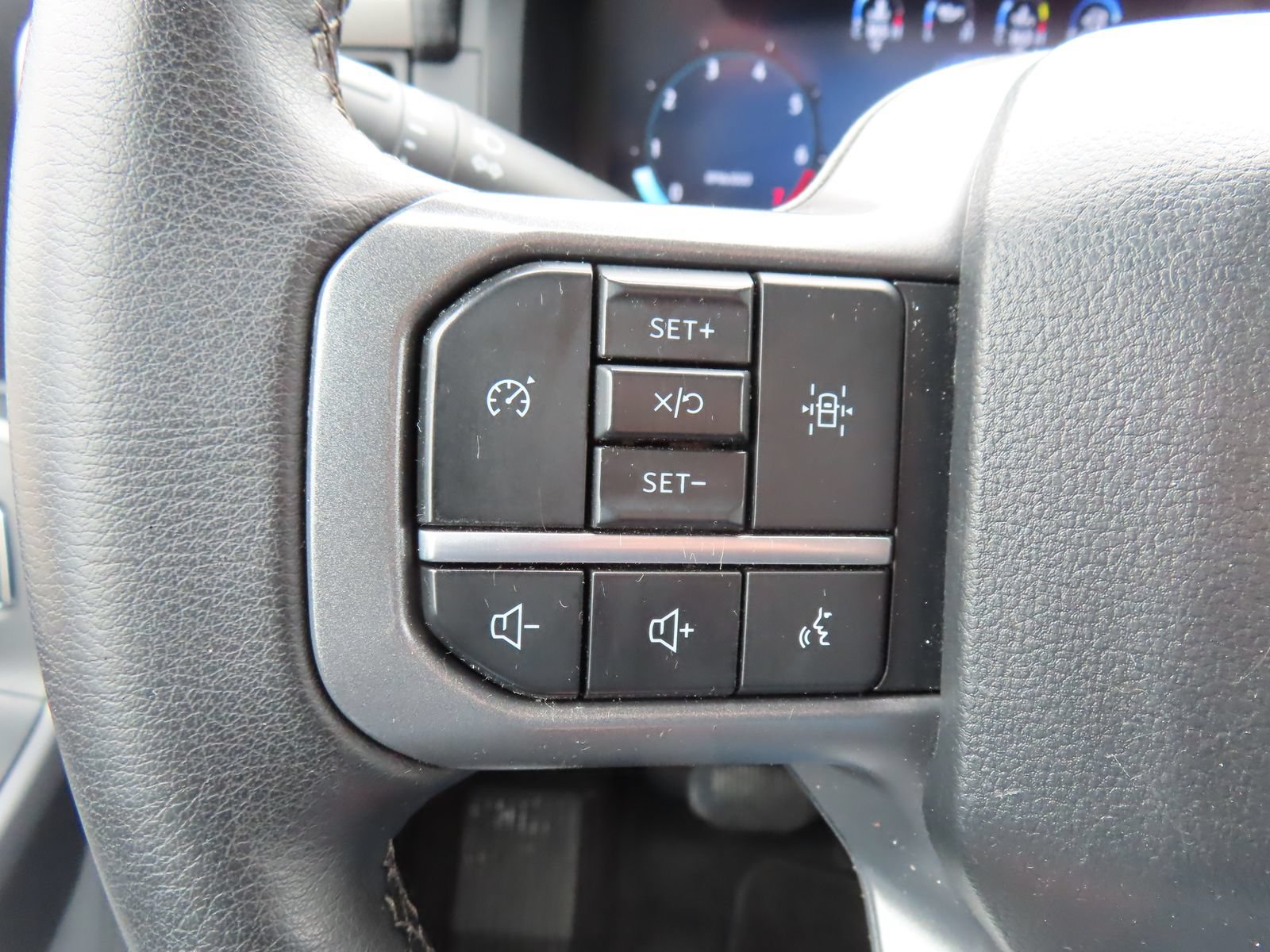 Certified 2025 Ford F150 XLT w/ Equipment Group 301A Standard AWD/4WD image 18