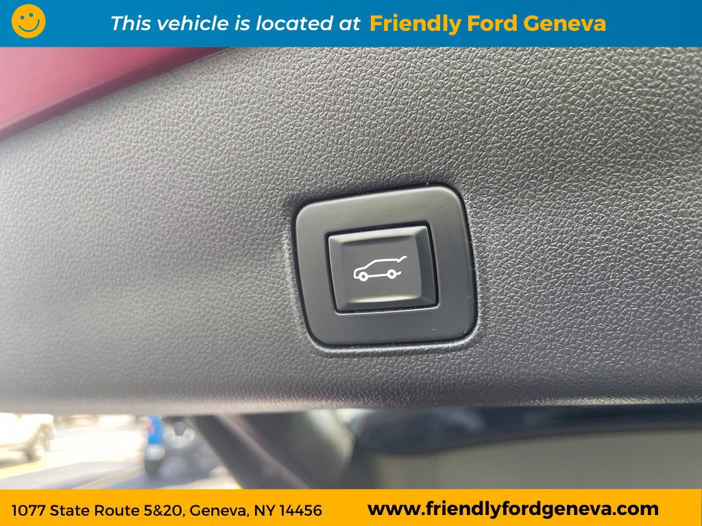 Used 2021 Chevrolet TrailBlazer RS w/ Sun and Liftgate Package AWD/4WD image 11