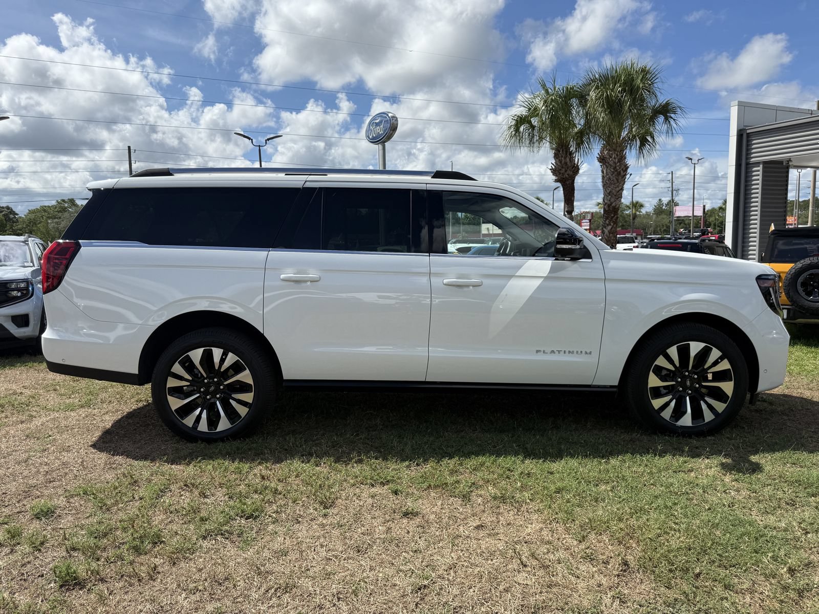 Certified 2025 Ford Expedition Max Platinum w/ Driver's Package AWD/4WD image 3