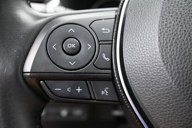 Used 2020 Toyota RAV4 XLE Premium FWD image 17