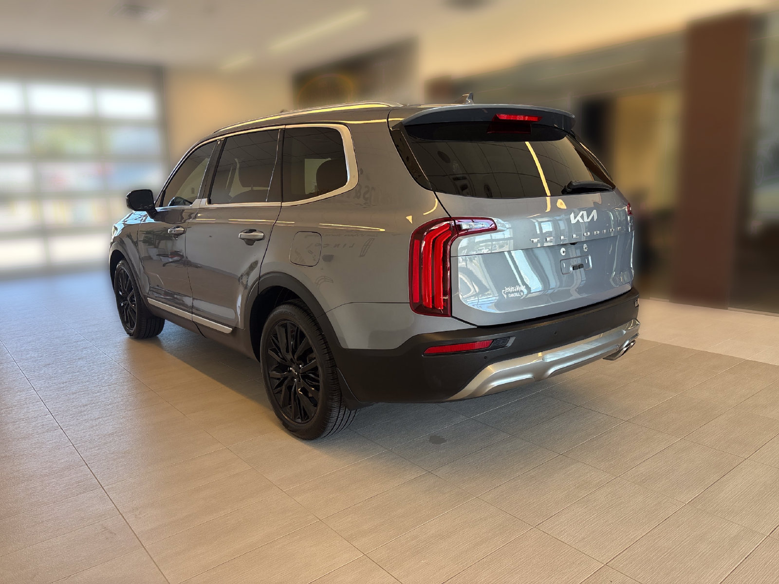Used 2022 Kia Telluride SX FWD image 3