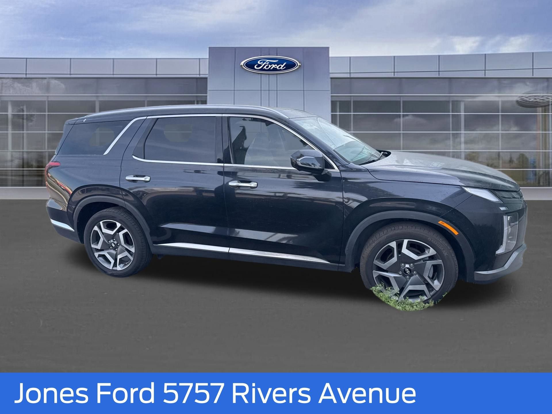 Used 2024 Hyundai Palisade Limited image 3