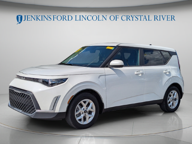 Used 2024 Kia Soul LX w/ Option Group 015 FWD image 13