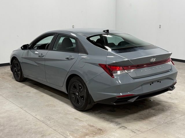 Used 2022 Hyundai Elantra SEL image 9