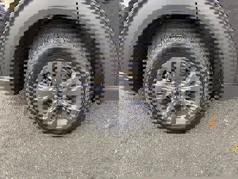 Certified 2022 Ford Explorer XLT w/ Equipment Group 202A image 16